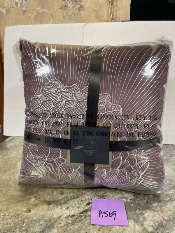 2 Inspire Me! Home Decor Plum Purple Silver Floral Metallic Pillows 18"x18" New